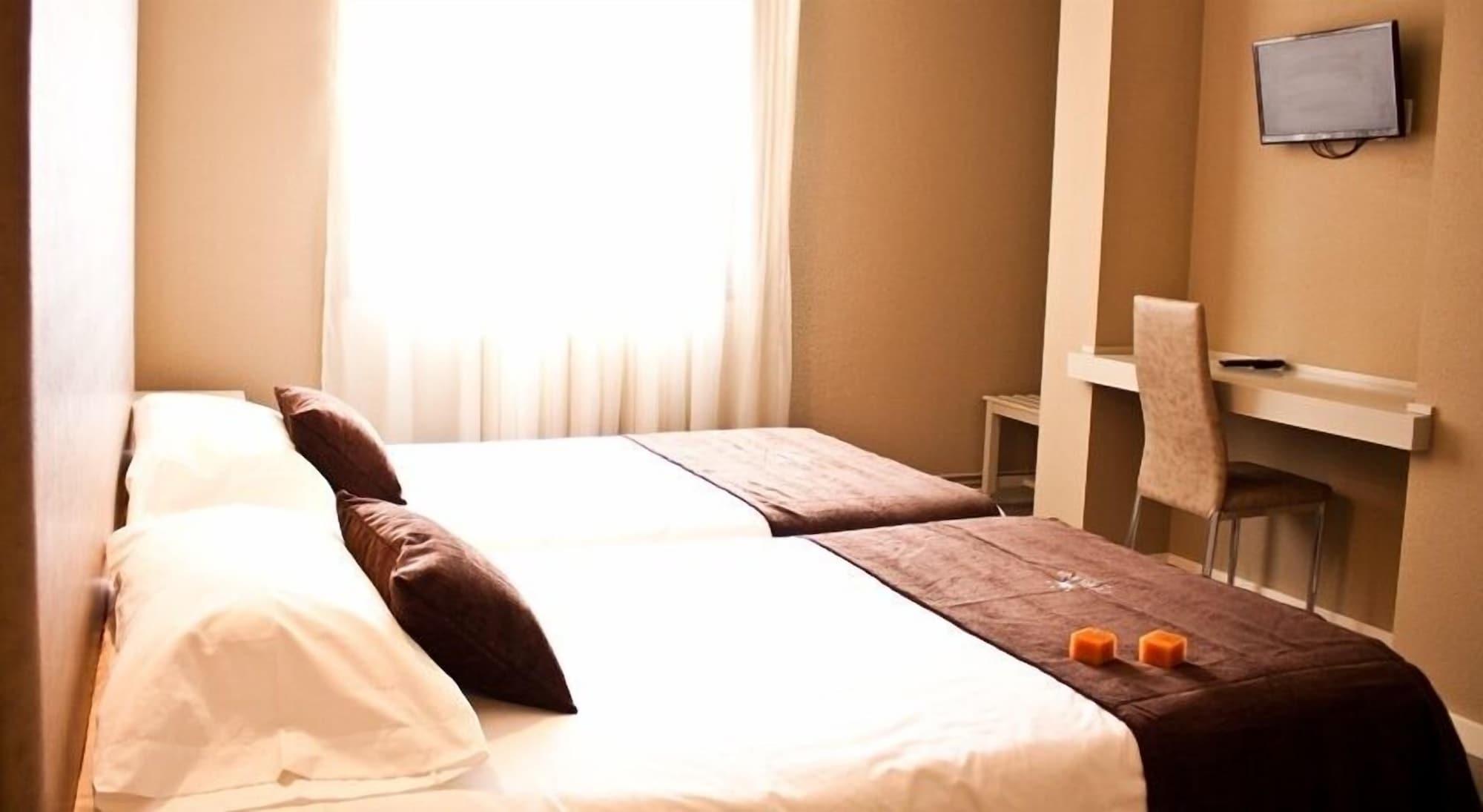 Hotel Corona De Galicia Valga Luaran gambar