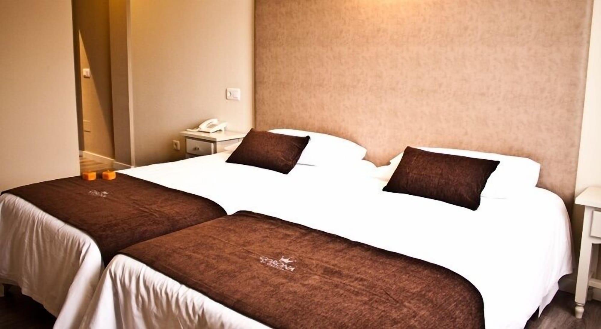 Hotel Corona De Galicia Valga Luaran gambar