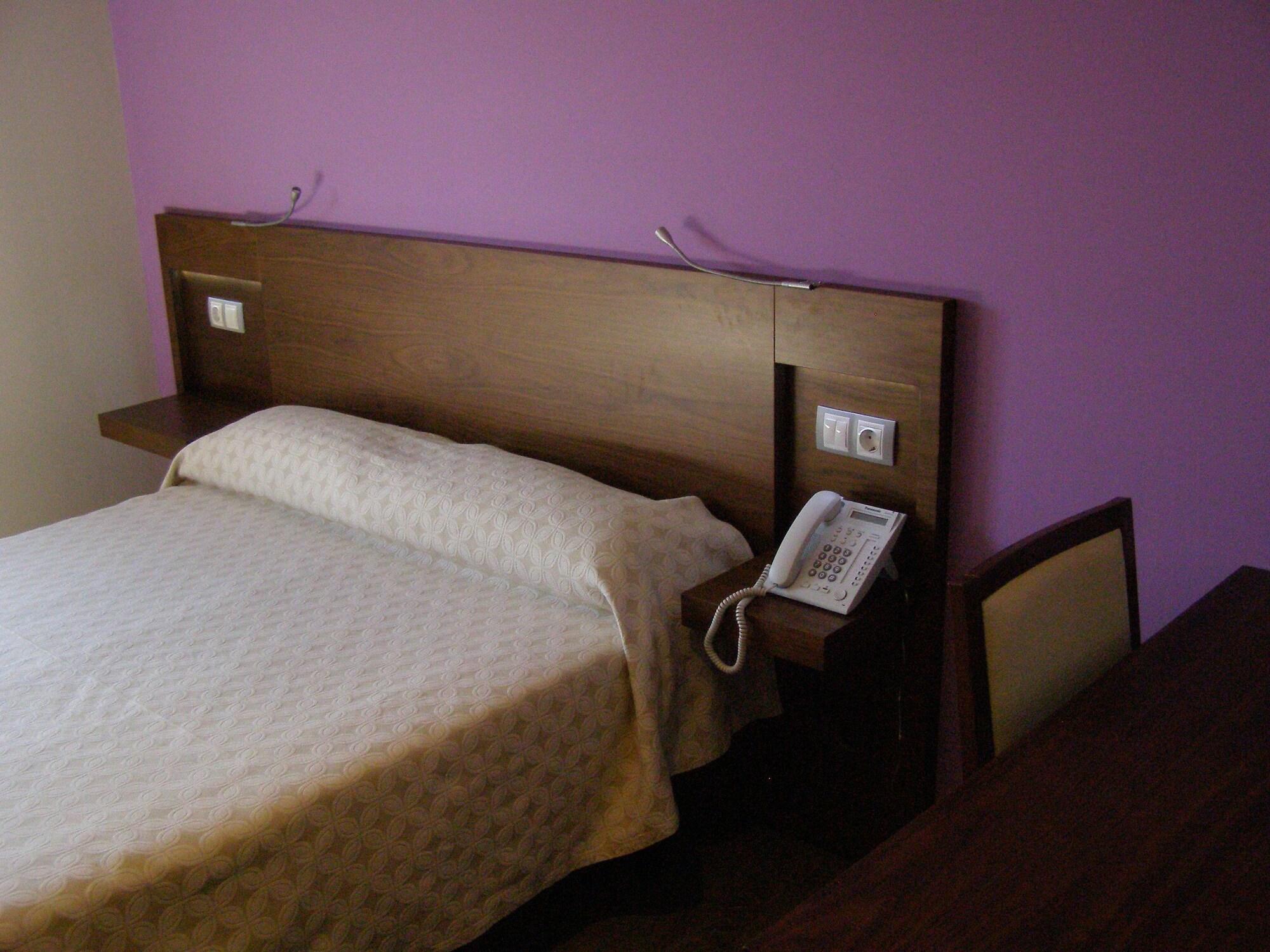 Hotel Corona De Galicia Valga Luaran gambar