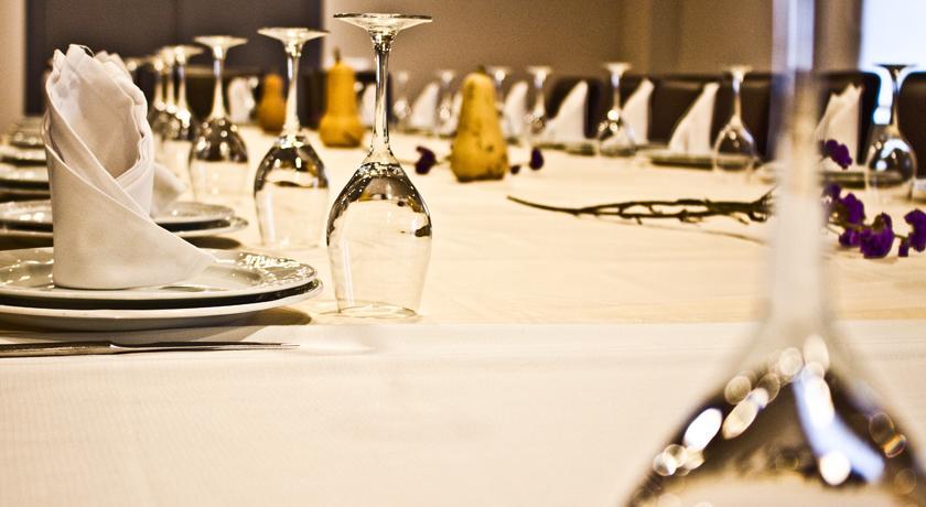 Hotel Corona De Galicia Valga Luaran gambar