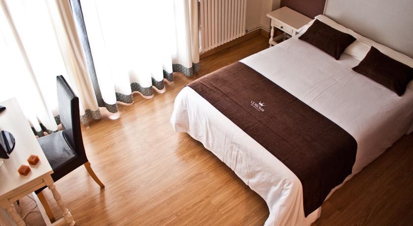 Hotel Corona De Galicia Valga Luaran gambar