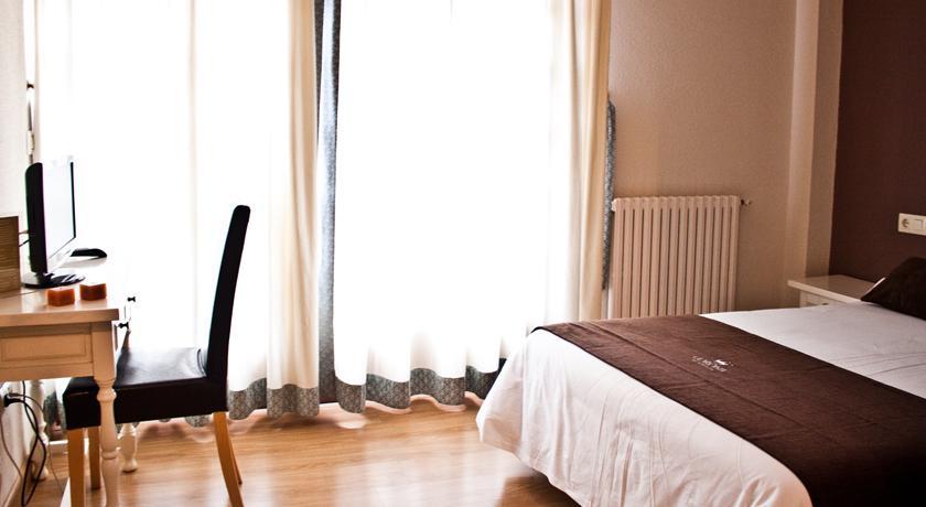 Hotel Corona De Galicia Valga Luaran gambar