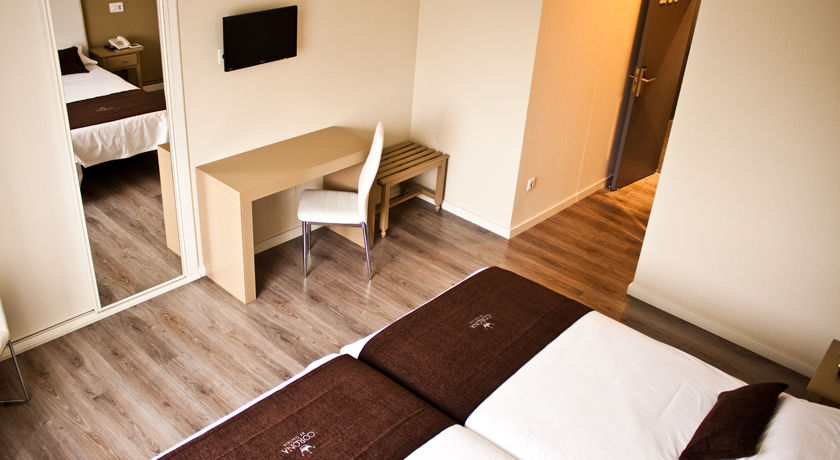 Hotel Corona De Galicia Valga Luaran gambar