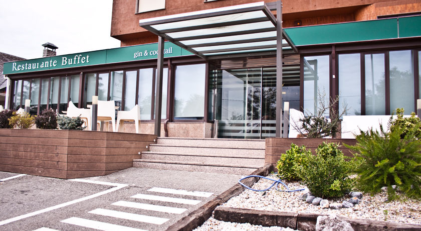 Hotel Corona De Galicia Valga Luaran gambar